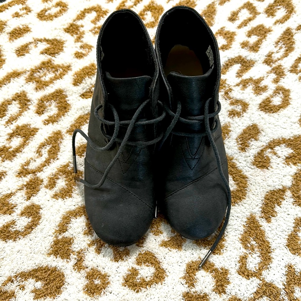 Size 7.5 Toms
